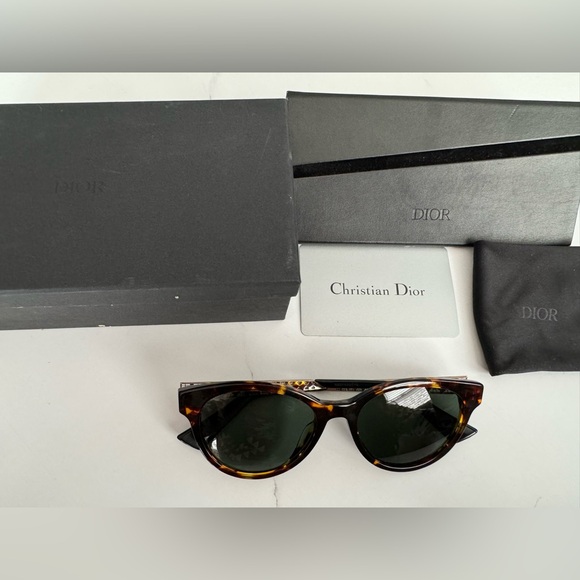 Christian Dior Sunglasses - Picture 2 of 10
